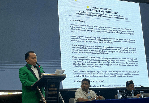Sulawesi Menggugat dibacakan Asri Tadda dari KAHMI Sulsel